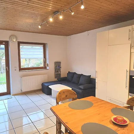 Daire Ruhige Einliegerwohnung Mit Grosser Terrasse