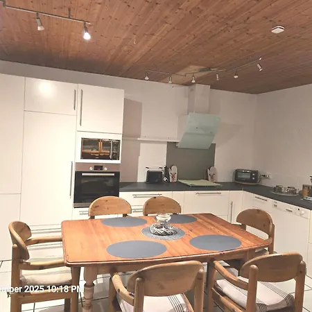 Ruhige Einliegerwohnung Mit Grosser Terrasse