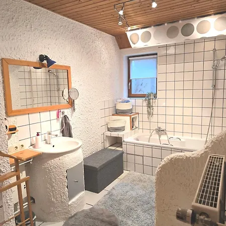 Ruhige Einliegerwohnung Mit Grosser Terrasse