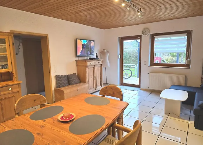 Ruhige Einliegerwohnung Mit Grosser Terrasse